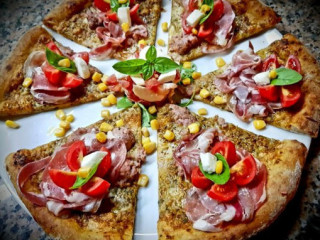 Pizzera L'ancora Di Antonio Paratore E Natale Galletta
