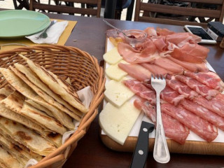Cafe E Pizza Carducci