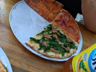 Pizza Delizia