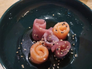 Tesake Sushi