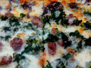 Benny Pizza Food