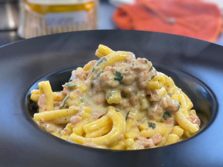 Mama Gina Cafe Bistrot