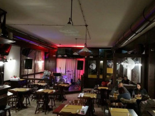 Heroes Pub