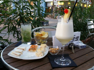Tuga Café