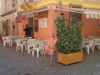 La Cantina