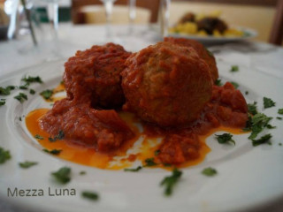 Pizzeria Mezza Luna