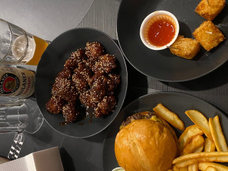 Villa's Burger Beer Di Camata E Fallavena