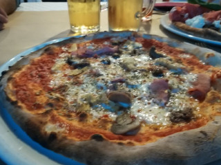 La Pizze Ria
