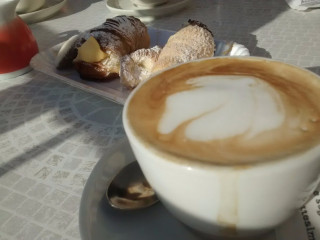 Carlo's Cafe