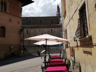 Prosciutto E Popone Closed