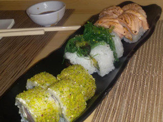 Sakura Sushibar Restaurant
