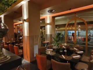 Follis Restaurant American Bar