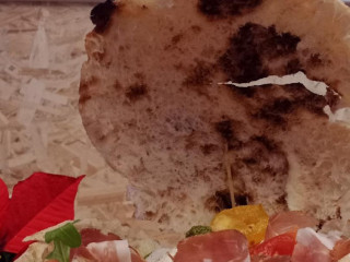 Iris Pizza E Cucina