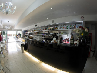 Menouno Café