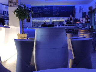 B Square Cafè Food