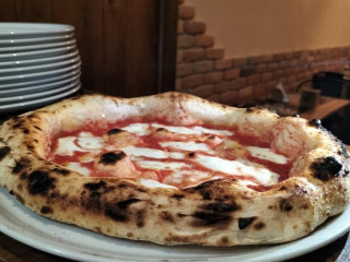 L' Incontro Dal 1983 • Pizzeria