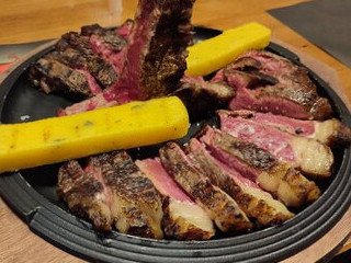 Bronza Cuerta Pub Grill