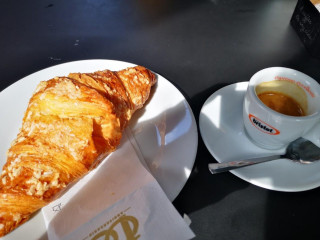 Jet Café