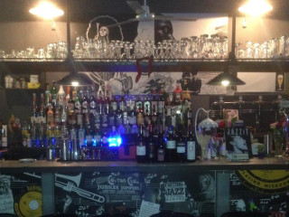 Miles Café