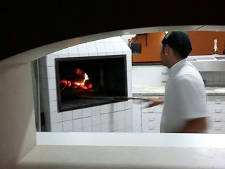 La Pizzeria