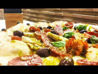 Quattro La Pizzeria