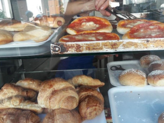 Pasticceria La Fonte Del Dolce Cornetti E Zeppole