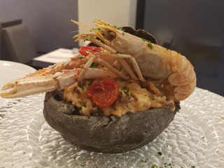 The Place, Con Pizza Gourmet