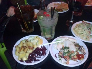 Unfamous Fine Kitchen Lounge