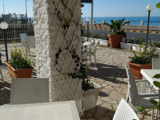 Thunder Bar Ristorante Pizzeria.