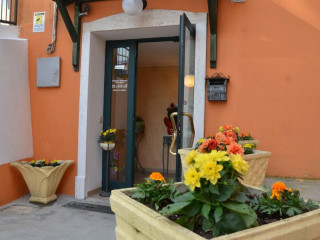 Pizzeria La Tana