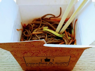 Noodles&sushi