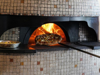 La Contrada Di Tony Pizzeria