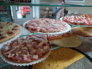 Pizzeria Time Out Di Lazzeri Samanta