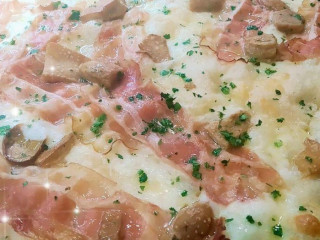 Flamy Pizza