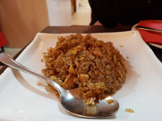 Zhong Yi