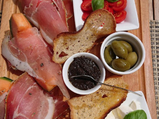 Zest Ristorante Wine Bar
