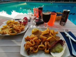 Pausania Inn