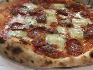 Enzo's Pizza