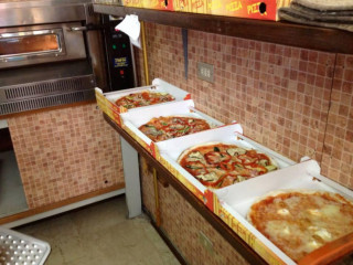 Il Pezzo Di Pizza