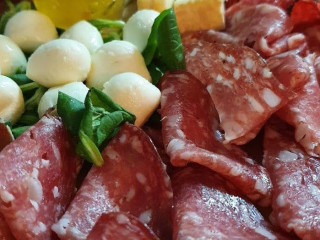 Prosciutteria La Douja