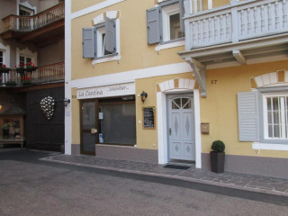 La Cantina Weinbar