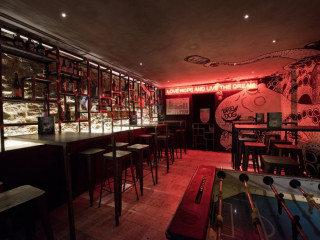 Atlantic Pub
