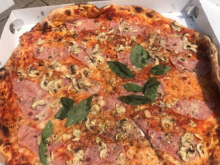 Johnny Pizza Bistro