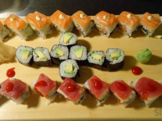 Akademi Sushi