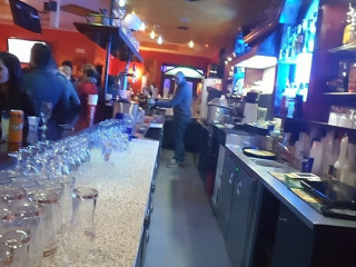 Black White Pub