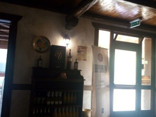 Degusteria