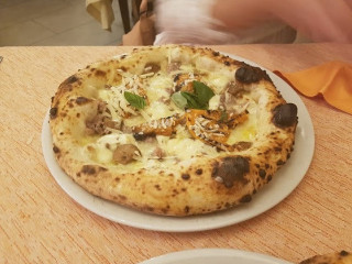 Pizzeria Jolly