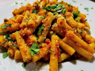 Vesuvio Trattoria E Pizzeria