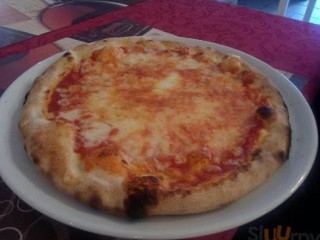Live Lounge Pizzeria