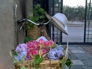 Hosteria Via Trentola 1